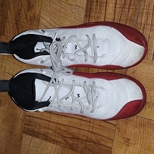 Air Jordan Boys Size 2.5 Color Red& White & Black